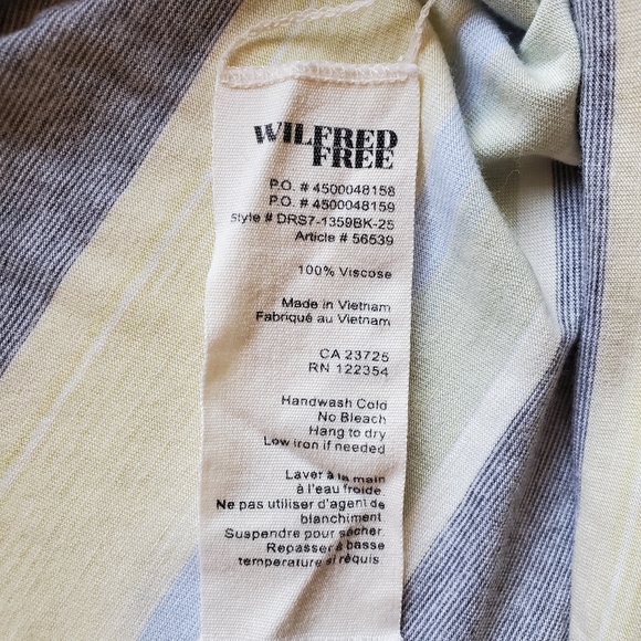 Wilfred Free V-neck Tshirt - Picture 2 of 6